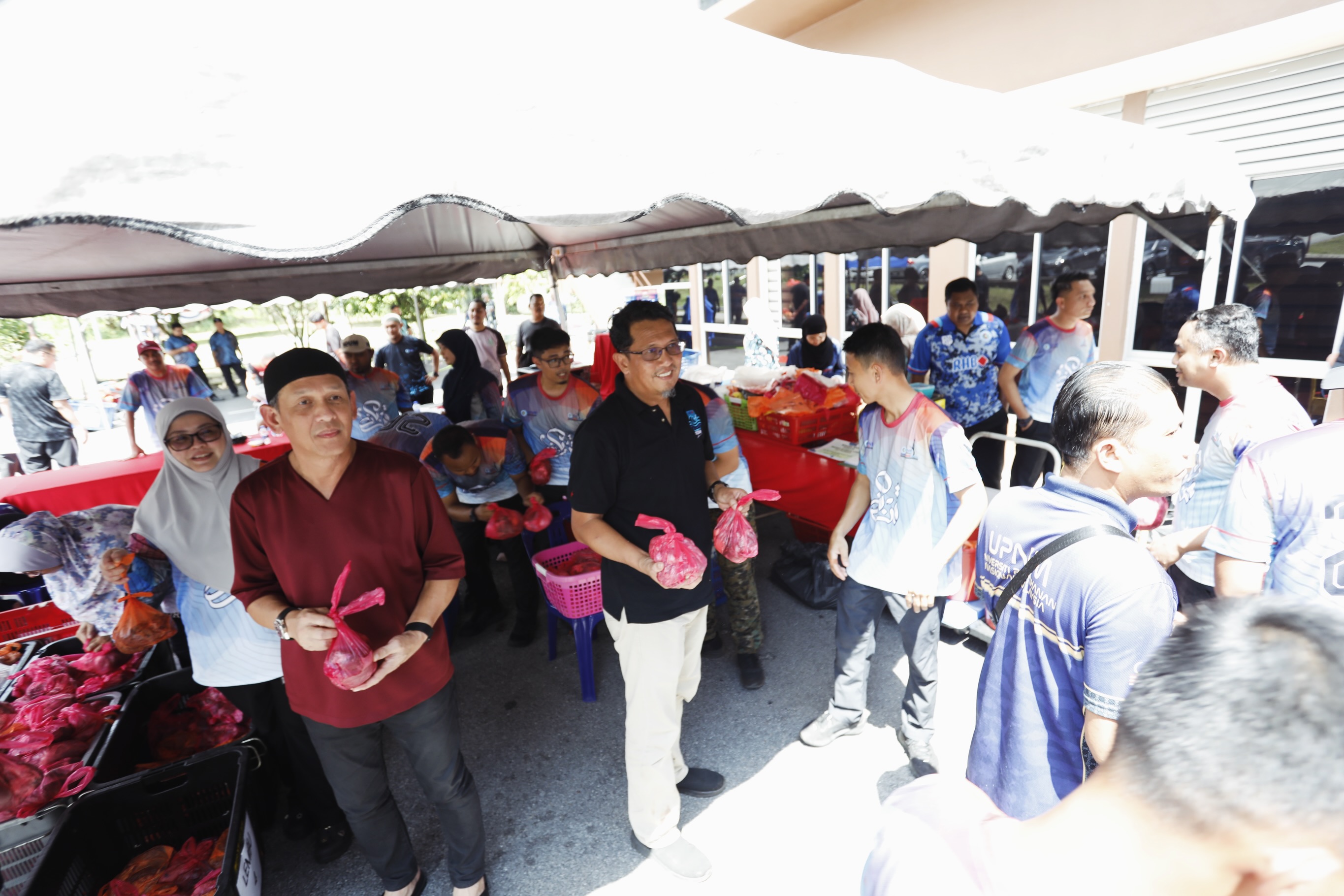 Ada perkara yang tidak boleh diukur dengan angka. Salah satunya ialah nilai sebuah pengorbanan.