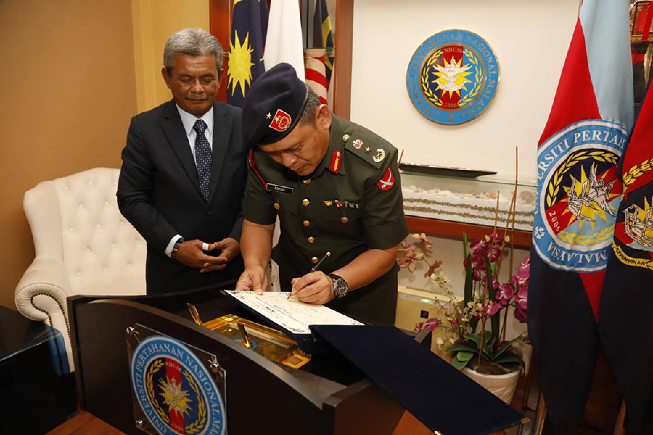 NC UPNM Terima Kunjungan Hormat Komander Rejimen 511 Askar Wataniah