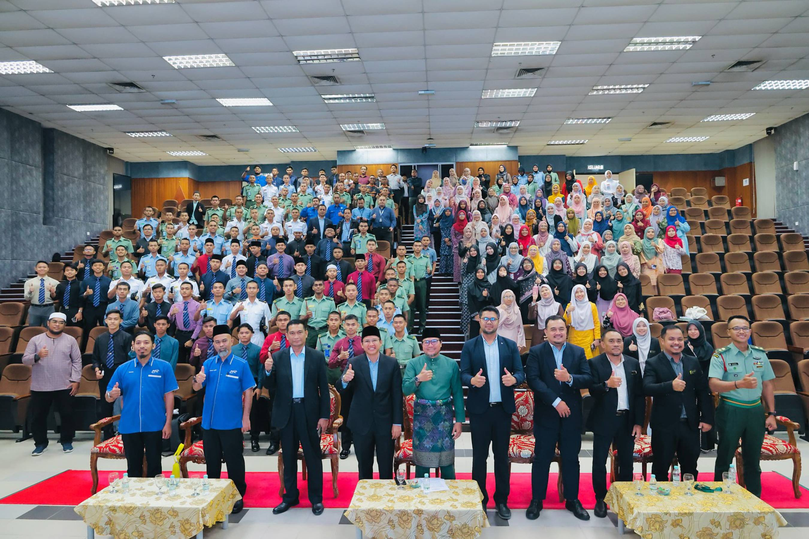 “Ramai boleh jadi ketua. Tapi tak semua memimpin dengan jiwa.”