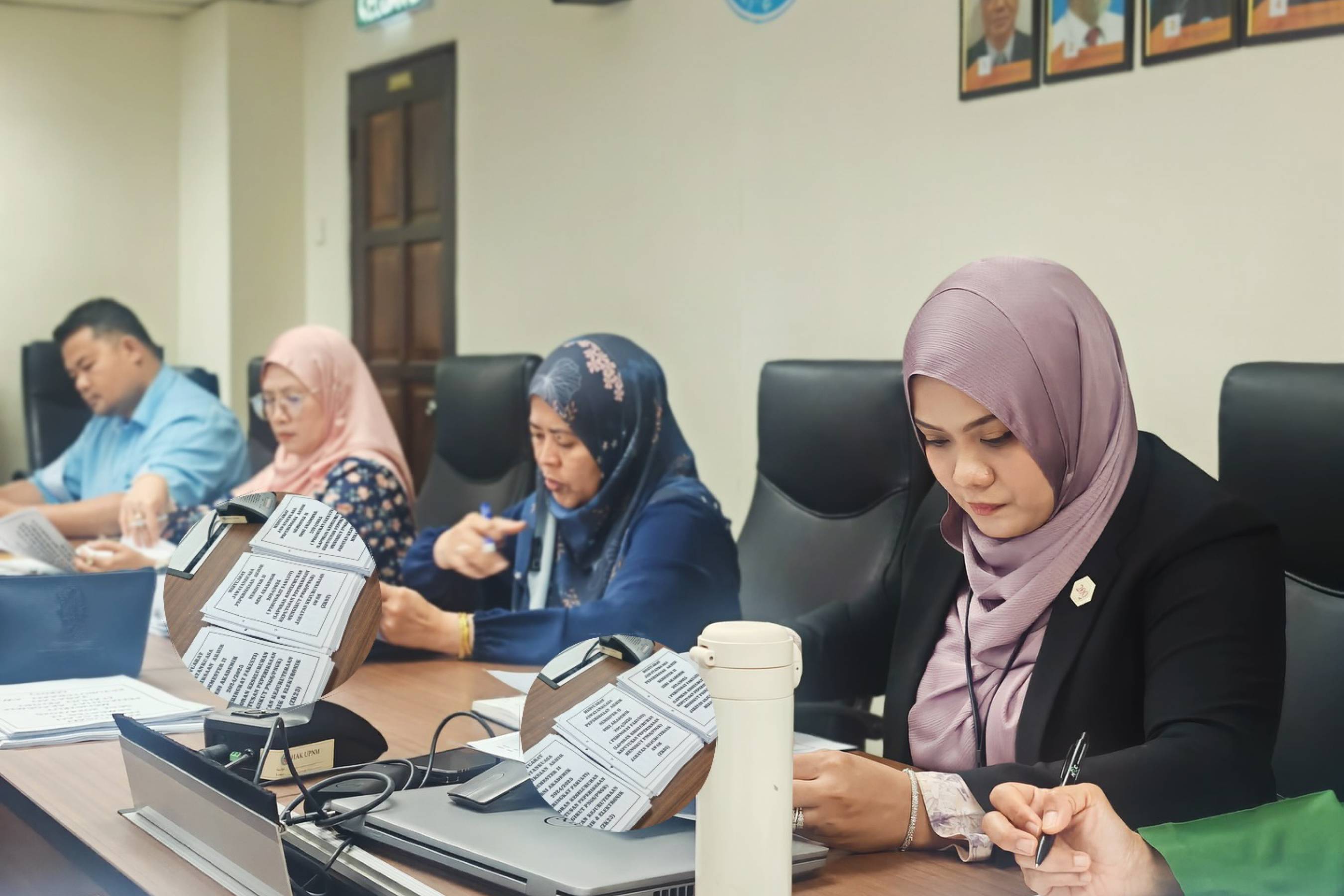 “Ada nama yang bakal bergelar graduan. Ada juga yang masih kena berjuang.”