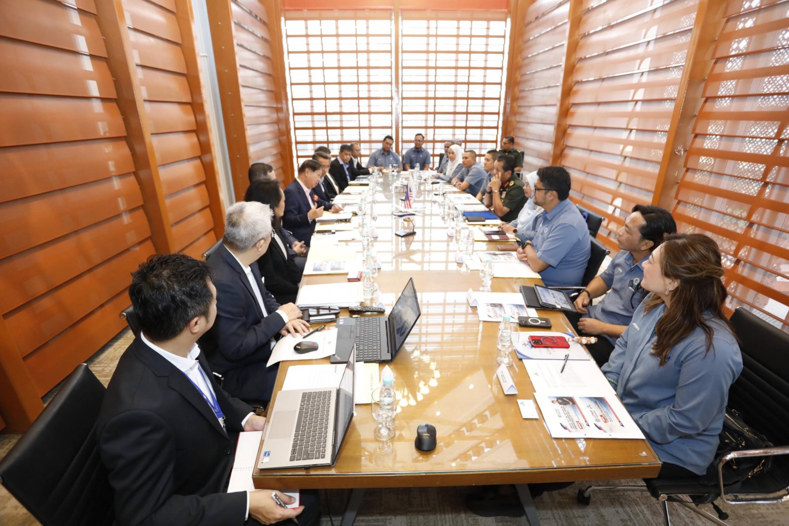 Kerjasama strategik baharu UPNM dalam maritim dan penerbangan.