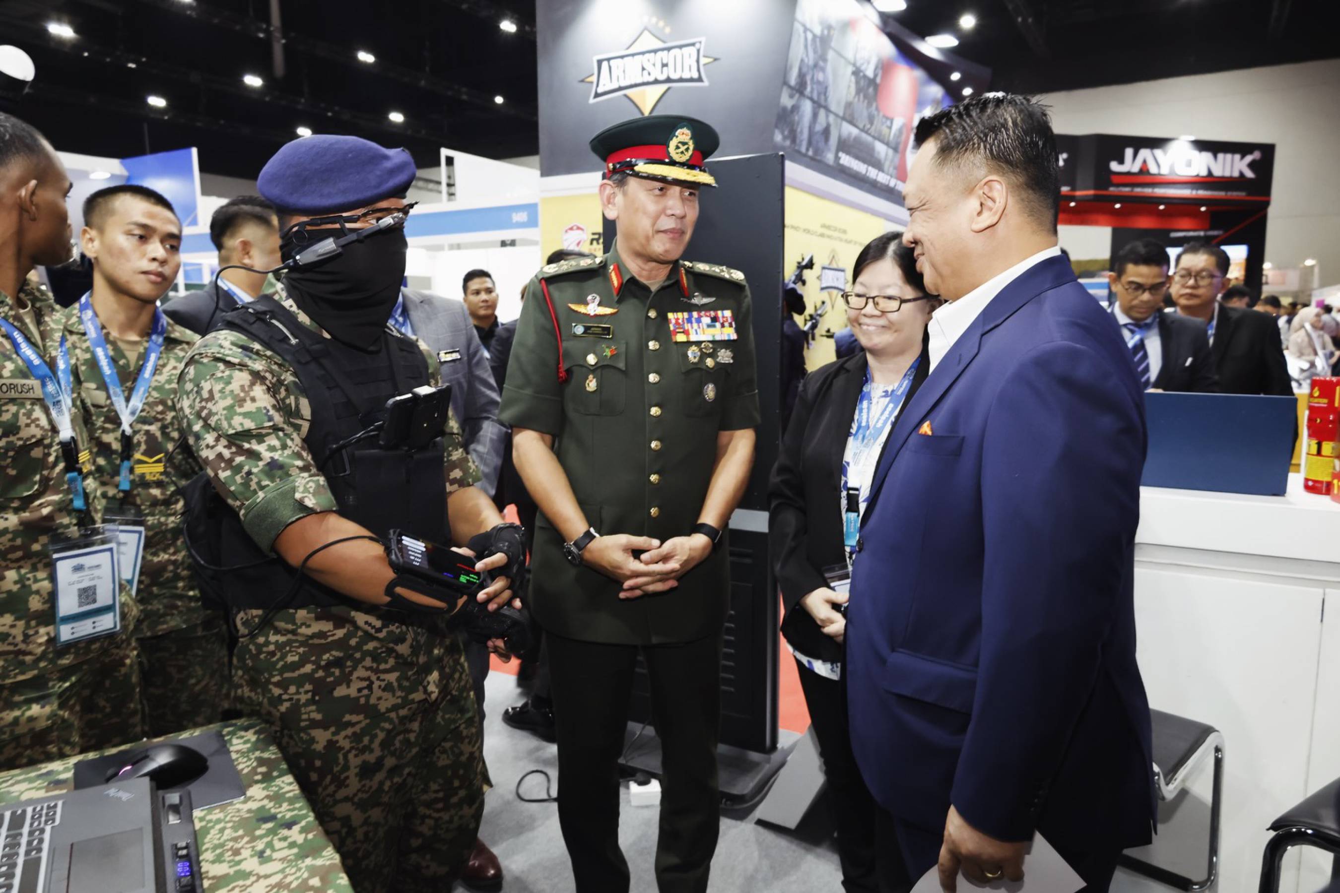DYTM Tuanku Raja Muda Perlis Berkenan Berangkat ke Booth UPNM di DSA 2026.